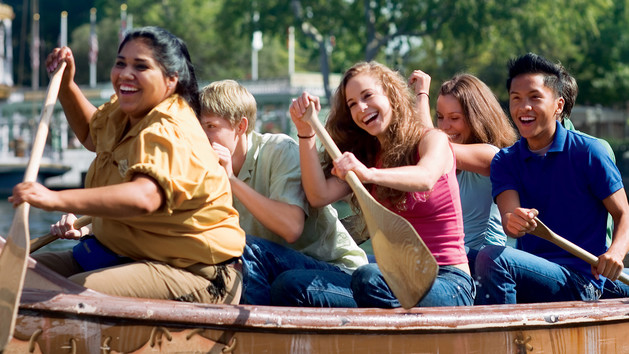 shdr-att-explorer-canoes-hero