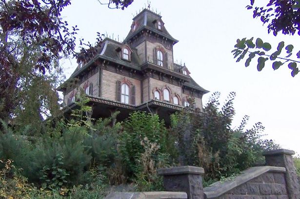 Haunted-Mansion-in-Disneyland-Paris