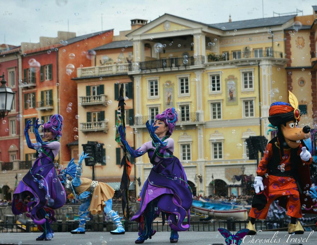 16-villains-world-goofy-and-ursula-dancers