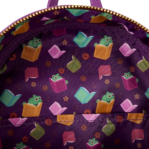 Pascal likes books too!