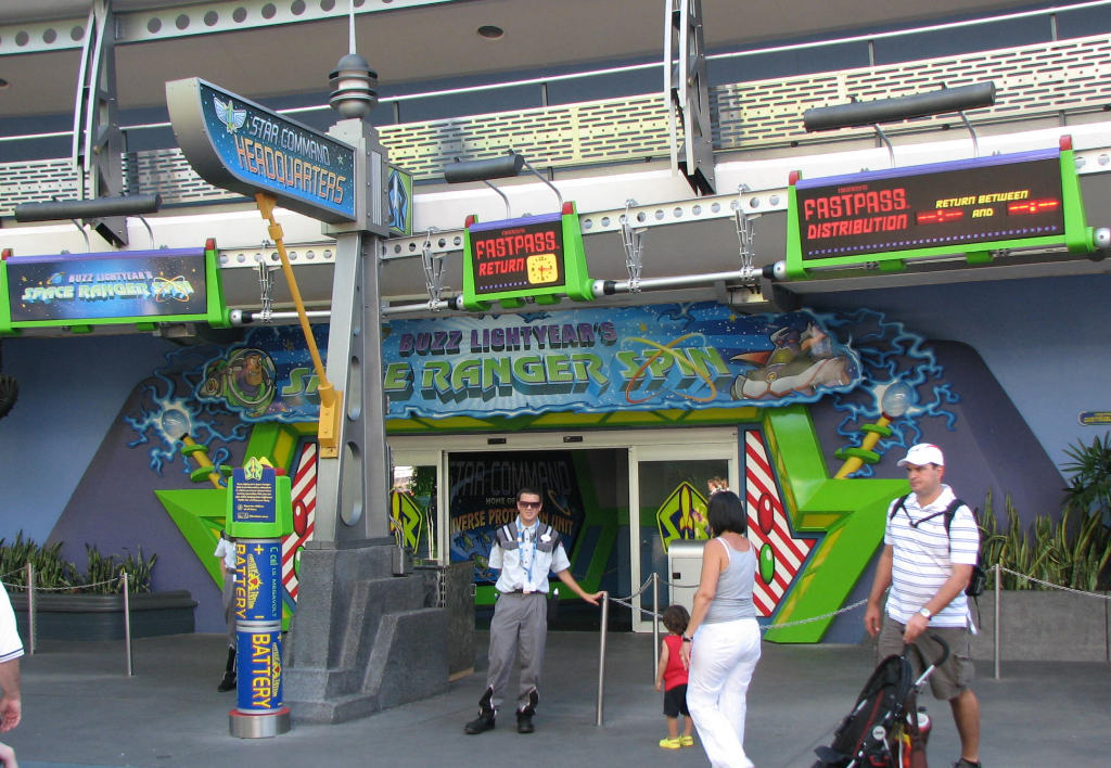 Buzz Lightyear's Space Ranger Spin - Magic Kingdom - LaughingPlace.com