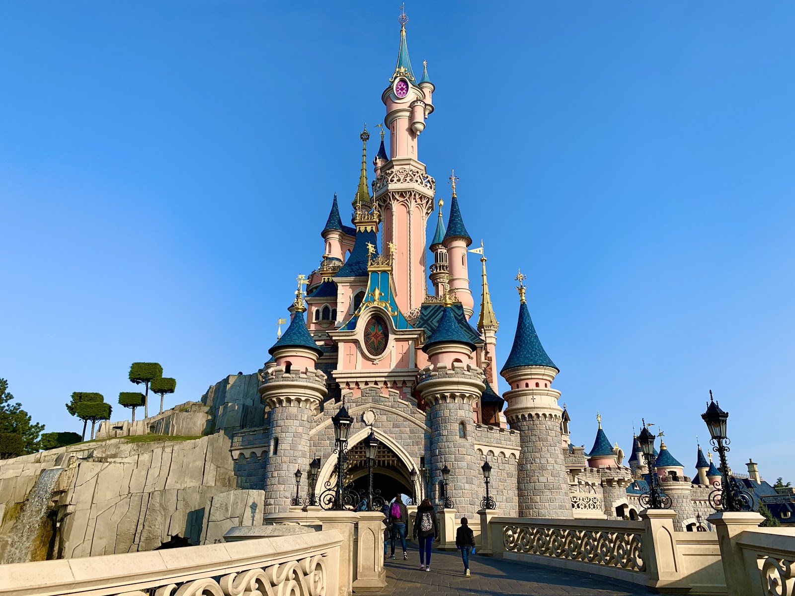 Take A Photo Tour Of Le Chateau De La Belle Au Bois Dormant Sleeping Beauty Castle At Disneyland Paris Laughingplace Com