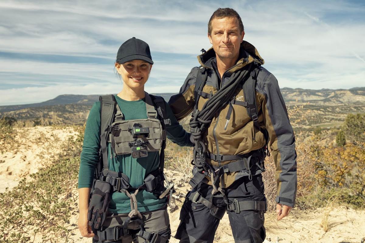 Espantar Día del Maestro letal Natalie Portman Guest Stars on Season Premiere of "Running Wild with Bear  Grylls: The Challenge" - LaughingPlace.com