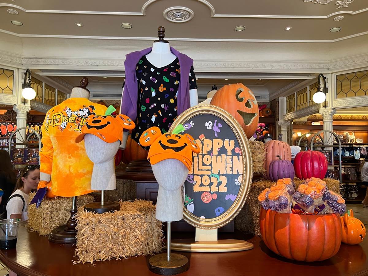 Photos: New Halloween Merchandise Materializes at the Magic