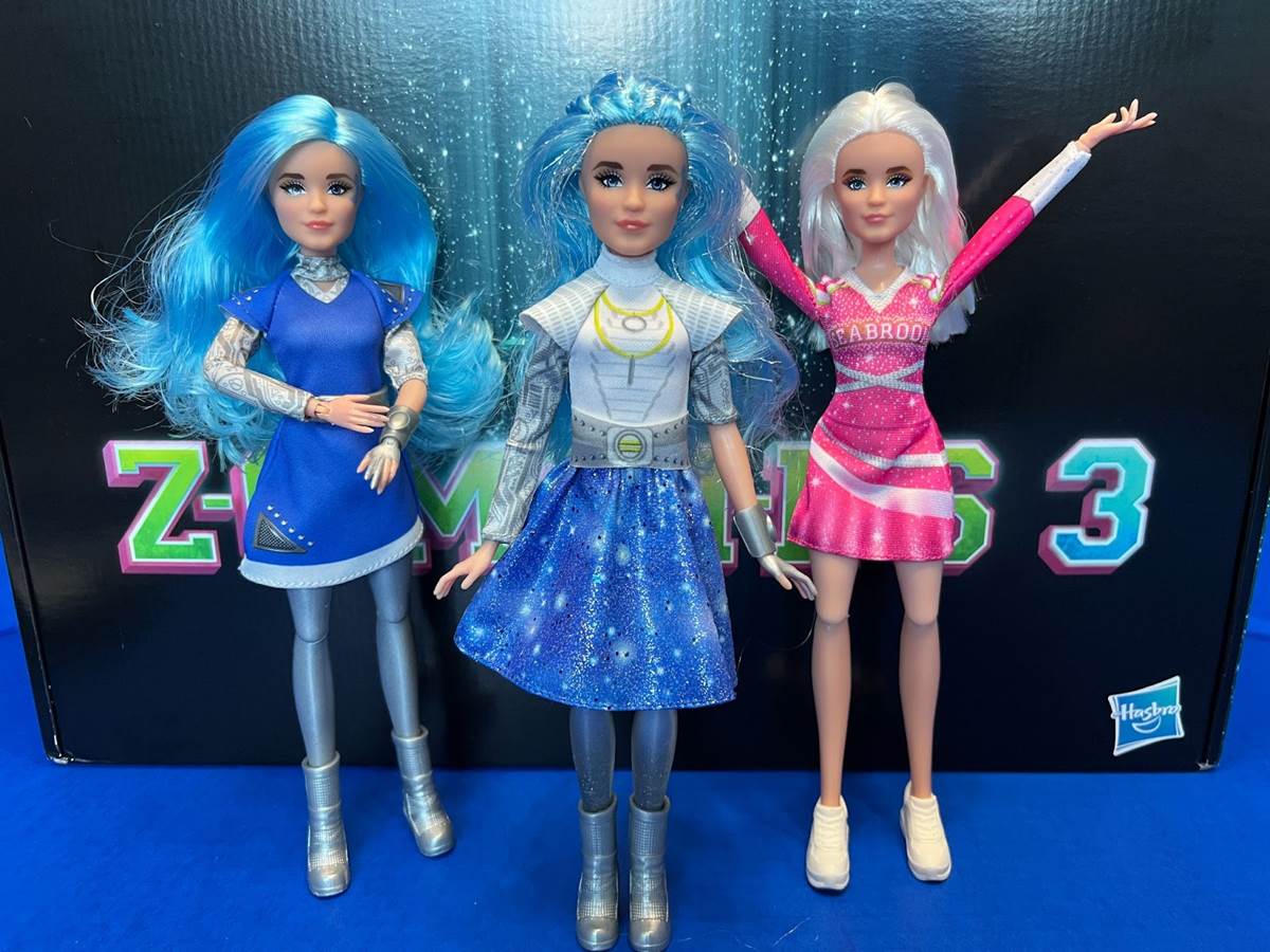 Toy Review: Disney ZOMBIES 3 Dolls by Hasbro - Individual, 4-Pack, and  Singing Addison 