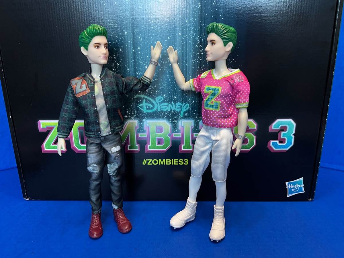 Disney ZOMBIES Dolls - BARBIE & KEN Transform into Addison and ZED - Toy  Transformations 