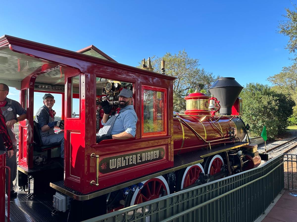 SoWhat's Going on with the Walt Disney World Railroad in the Magic  Kingdom? 