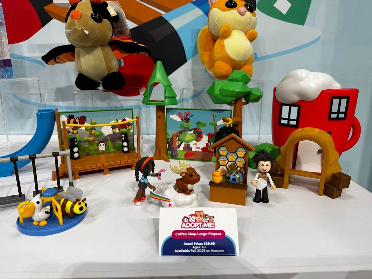 Roblox Adopt Me Coffee Shop and Playground Playset 